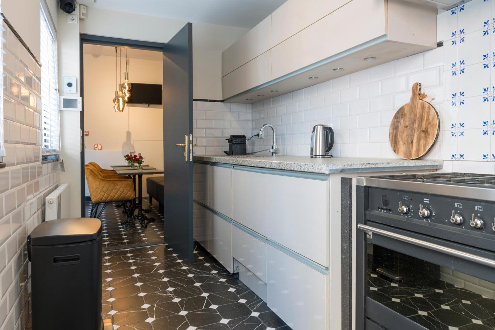 Petite Room With Wifi, Ac, And Shared Kitchen Tilburg Kültér fotó