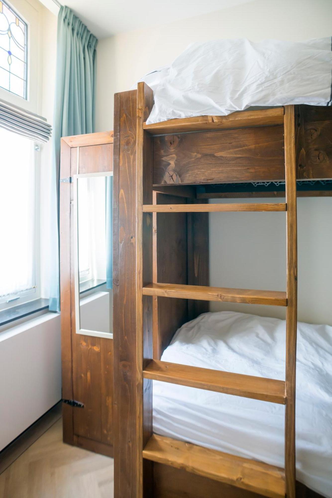 Petite Room With Wifi, Ac, And Shared Kitchen Tilburg Kültér fotó
